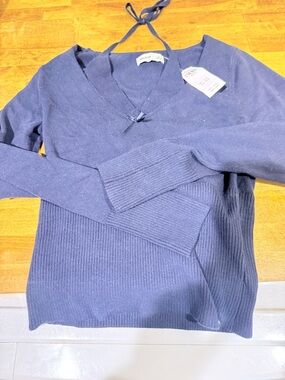 Hollister Navy V-Neck Tie-Detail Sweater